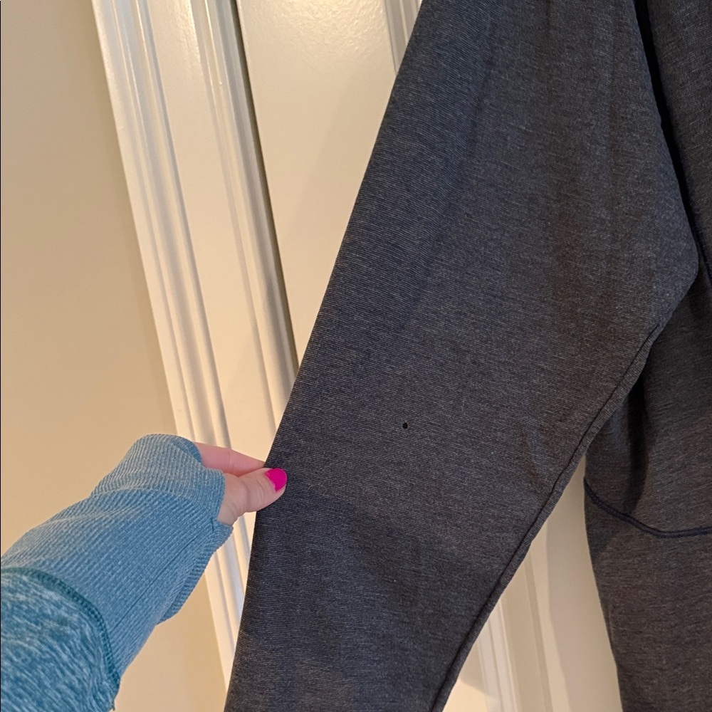 Tommy Bahama Dark Gray Half-Zip Pullover with Patriots Logo - Picture 2 of 3